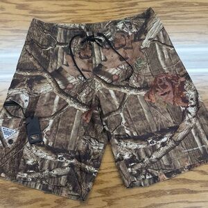 Columbia PFG Shorts Mens 36 Camo Omni-Shield Break-Up Infinity w/ Bottle Opener